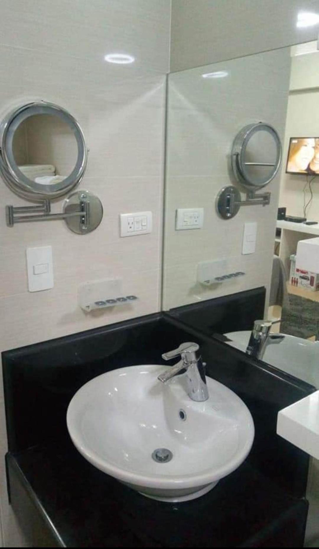 Pasay Condotel Near Naia Terminal 3 Экстерьер фото